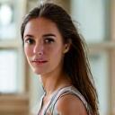 Emma Laurent, Étudiante